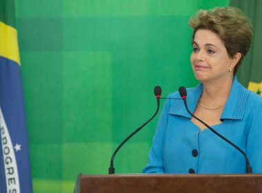 Esquemas da Petrobras pagaram itens pessoais da presidente Dilma, diz colunista