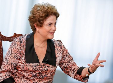 Dilma recebe título de cidadã baiana em Salvador e participa de ato contra Temer 
