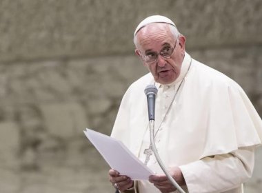 Papa Francisco pede que as pessoas escutem e acolham os refugiados