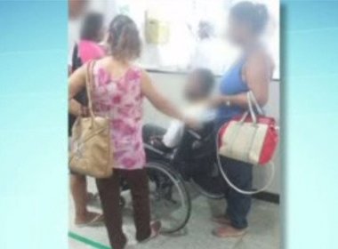 Motorista de ônibus fica paralisado após passageiro atacá-lo com seringa em Salvador