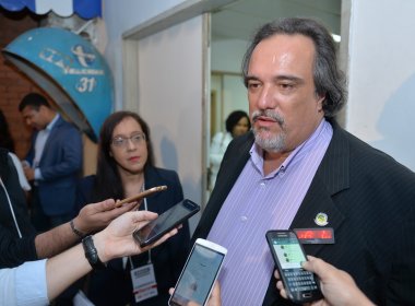 Da Luz critica 'candidato fujão' e convoca população a 'forçar segundo turno'