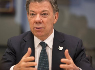 Presidente da Colômbia ganha Nobel da Paz por esforço para acabar conflito com as Farc