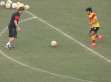 Mudanças de Argel no Vitória e furto no estádio de Jacobina são destaque em Esportes