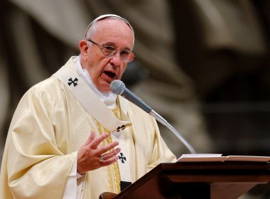 Papa Francisco canoniza novos santos durante cerimônia realizada neste domingo
