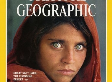 Afegã famosa após foto em capa de revista é mantida presa no Paquistão
