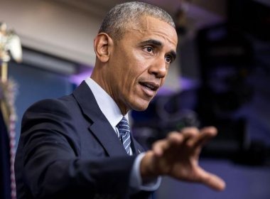 Obama pede que pessoas deem tempo a Trump: 'Não suponham o pior'