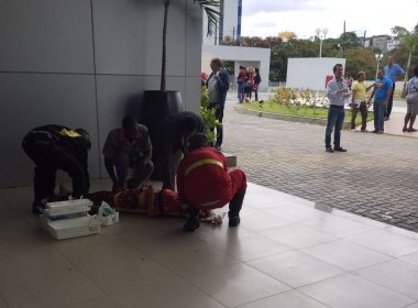 Homem armado invade setor administrativo da Caixa em Salvador e deixa feridos