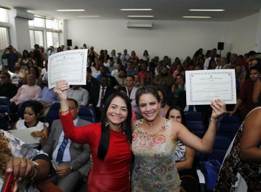 Eleita vice de Moema Gramacho em Lauro de Freitas, Mirela vai assumir mandato na AL-BA