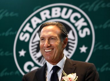 Starbucks empregará 10 mil refugiados após decreto assinado por Trump