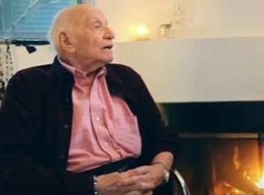 Idoso de 95 anos revela para família que é gay e deseja ter um namorado