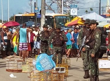 Polícia prende 11 por crime ambiental e faz apreensão de 63 aves na Feira do Rolo