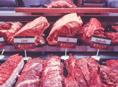 Europa anuncia devolução de cargas de carne ao Brasil; UE ameaça ampliar embargo
