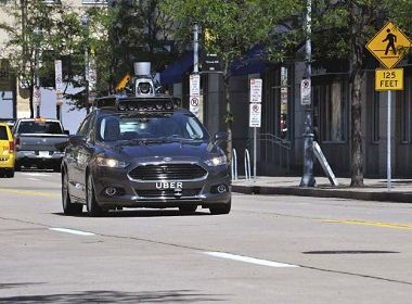 Após acidente nos Estados Unidos, Uber suspende testes com carros sem motorista