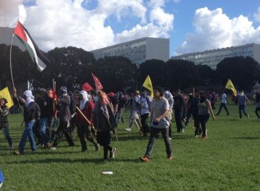 Pessoa é ferida por disparo durante manifestação em Brasília