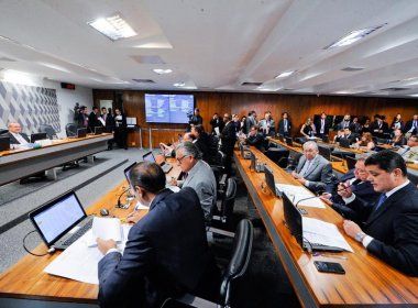 CCJ aprova PEC que permite eleições diretas em caso de vacância da Presidência