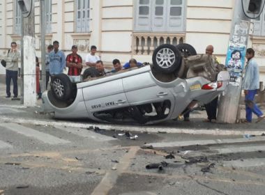 Taxista morre após colisão com outro táxi em Feira de Santana