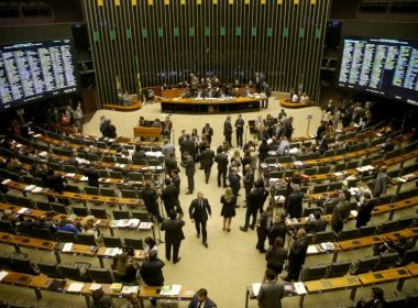 Poder Legislativo custa mais de R$ 1 milhão por hora, aponta ONG