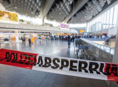 Suspeita de ataque de gás assusta passageiros no aeroporto de Frankfurt