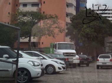 Caminhão da Limpurb é apreendido ao tentar depositar material para requalificação em Lauro