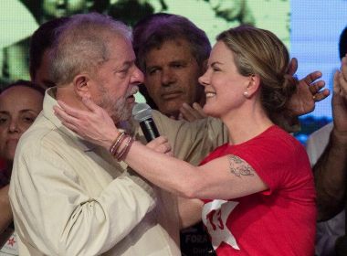 Gleisi: 'STF vai recolocar as coisas nos eixos'; Lula será candidato mesmo preso