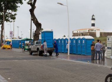 Após recomendação do MP-BA, prefeitura realoca banheiros químicos na Barra