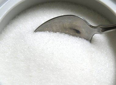 Estudo aponta que consumo excessivo de açúcar aumenta risco de câncer