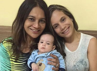 Dira Paes doa leite materno durante gravações de ‘Velho Chico’ em Alagoas