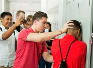 Estudo aponta que bullying gera mais chances de distúrbios que abuso sexual
