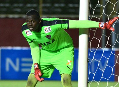 Após derrota para o Cruzeiro, Caíque alerta: 'Estamos errando muito'