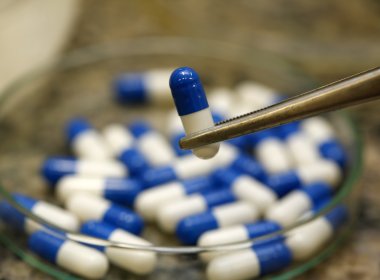 USP fecha laboratório que produzia a 'pílula do câncer' em São Carlos