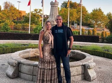 Em Portugal, Durval Lélys curte com a esposa e se prepara para show no país