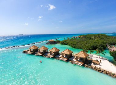 Com aval do MP, Justiça autoriza senador condenado a tirar férias em hotel de luxo no Caribe