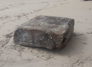 Una: Novo fardo de 'caixas misteriosas' aparece em litoral baiano