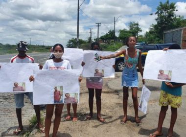 Feira: Grupo volta a protestar sobre desaparecimento de jovem; fato já dura 15 dias