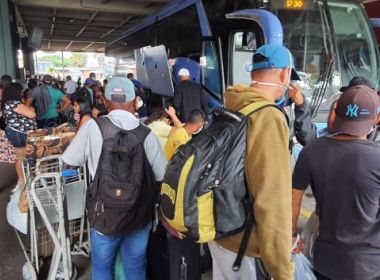 Feira de Santana: Passageiros reclamam de serviço em dia de movimento intenso