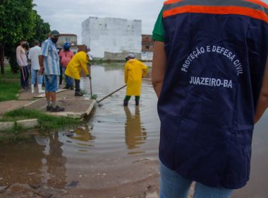 Tubulação rompe com chuva e afeta abastecimento de água em bairros de Juazeiro