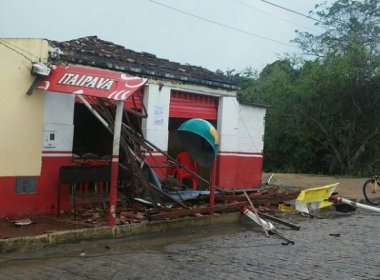 Chuva de granizo e vendavam causam prejuízos em Ibicuí