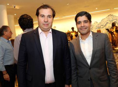 Rodrigo Maia é jogador distante que pode influenciar nas eleições da Bahia